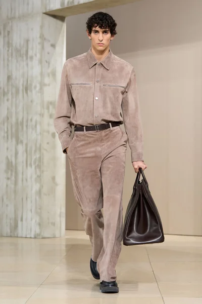 Look 28